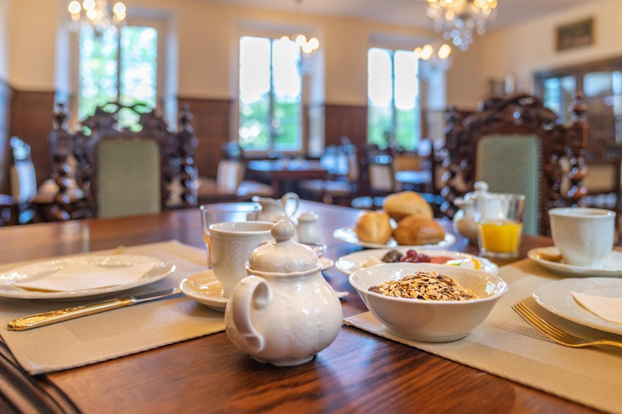 Romantisches Hotel Zur Post โบรเดนบาค ภายนอก รูปภาพ